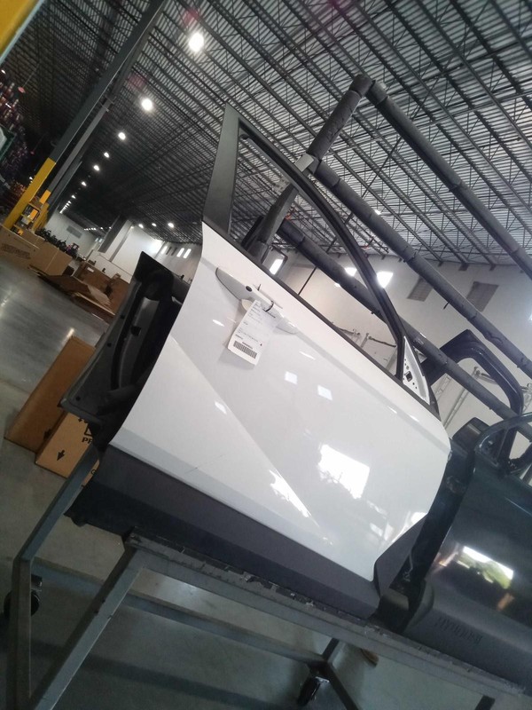 2024 Hyundai Kona Right Door White 4DR SUV Used OEM 7886067