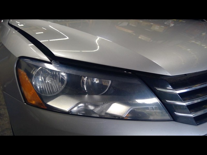 Passenger Right Headlight Halogen Fits 12-15 PASSAT 1676620