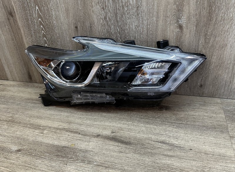 2016-18 NISSAN MAXIMA HEADLIGHT ASSY OEM PART # 26010-4RF9B