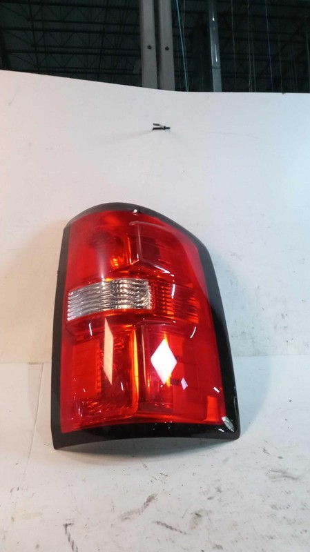 2015 GMC Sierra 1500 Right Tail Light Assembly Silver 322533 159K Miles Used