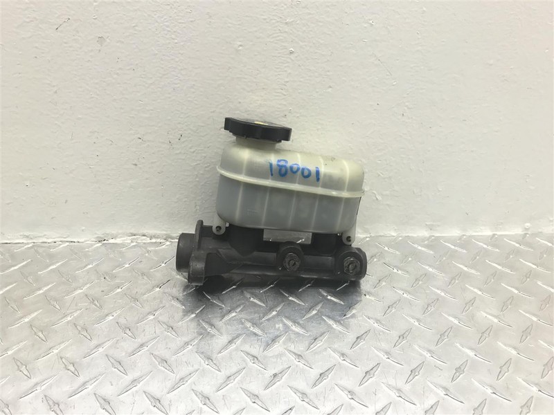 1998 1999 BLAZER S10 JIMMY S15 SONOMA BRAKE MASTER CYLINDER OEM 541-00467