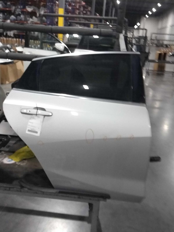 2018 Chevrolet Malibu Rear Right Door Silver 397067 111K Miles Used