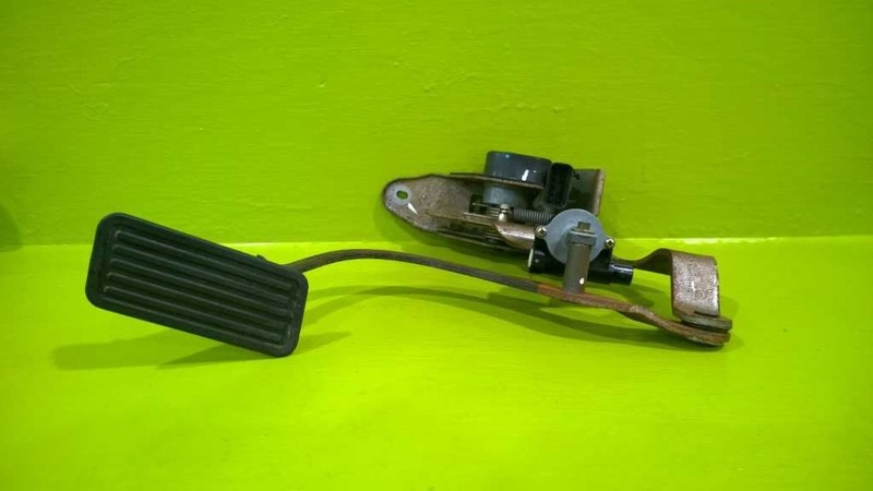 03 04 05 06 YUKON TAHOE SUBURBAN GAS ACCELERATOR PEDAL OEM 2947-29
