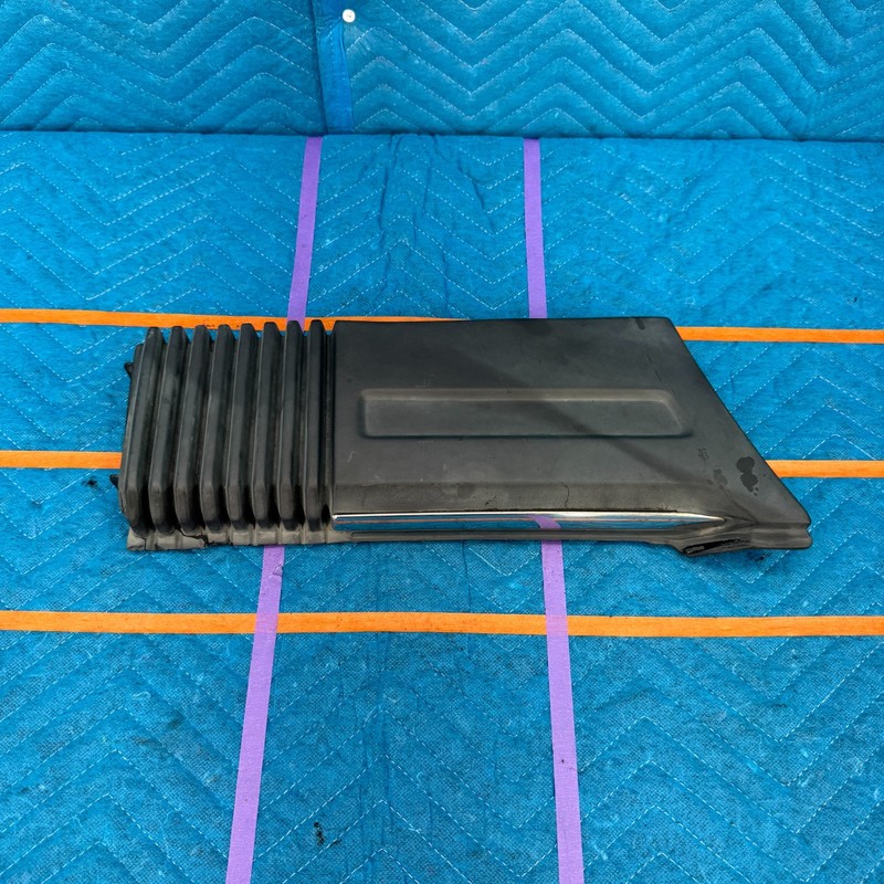 1987–1991 Volvo 780 Bertone Right Front Passenger Bumper Side Cover OEM 1341341