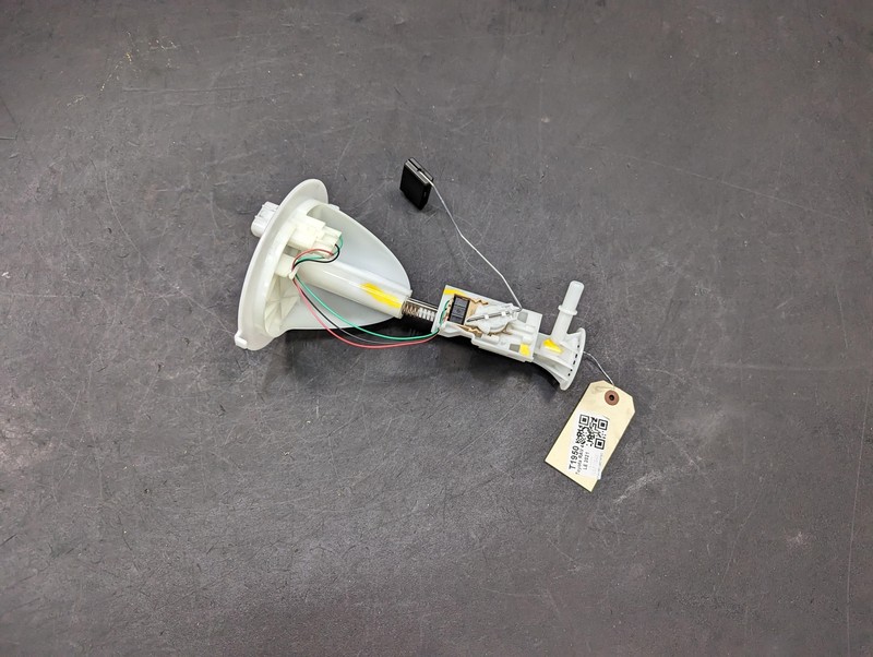 Fuel Pump Sending Unit 2.5L 2021 Toyota RAV-4 77010-0R010 2019 2020 2022 2023