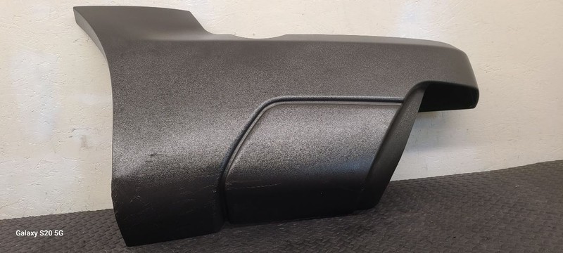 2002 Chevrolet Avalanche Rear Left Driver Quarter Molding OEM 15082064