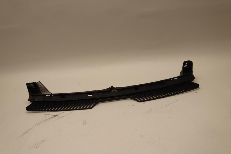 2018-2020 VOLKSWAGEN VW TIGUAN 2.0L FRONT RADIATOR SUPPORT ACCESS COVER OEM