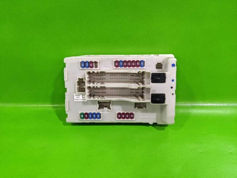 10 11 12 ALTIMA ENGINE IPDM POWER SUPPLY FUSE RELAY BOX OEM 4232-11