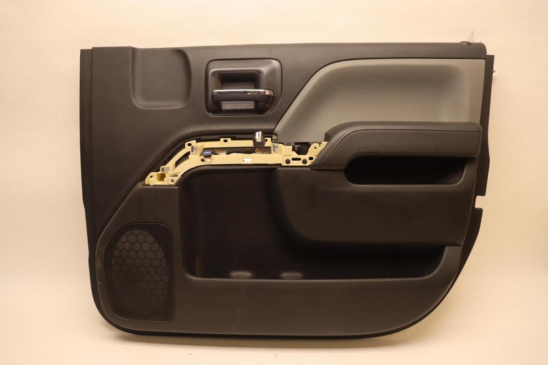 2016-2018 CHEVY SILVERADO 1500 FRONT RIGHT PASSENGER DOOR PANEL TRIM COVER OEM
