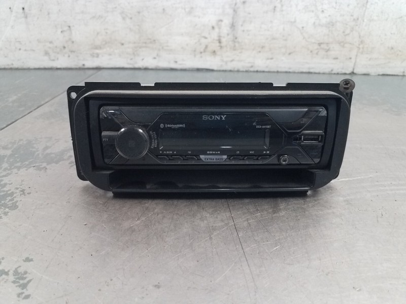 2004 Jeep Wrangler TJ Rubicon 4x4 Sony AM FM CD BT Radio #2410 Q5