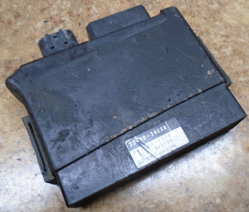 1998 Suzuki GSX-R600 GSXR6 GSXR600 CDI Unit Ignition Ignitor Igniter Box ECU ECM