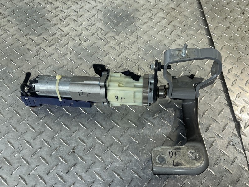 2009 - 2017 Audi Q5 8R Tailgate Liftgate Trunk Lid Lh Power Lift Motor Oem
