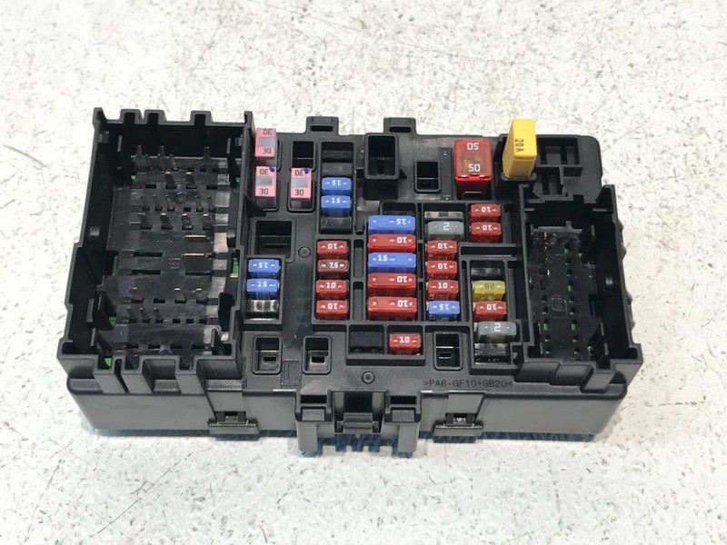 16 Cadillac Escalade Dashboard Left Dash Junction Fuse Box Relay Block OEM