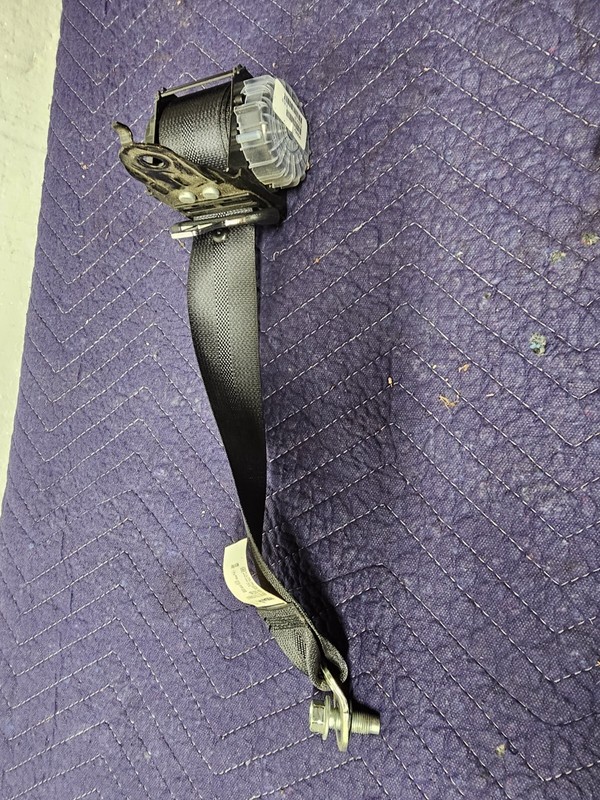 2013-2019 NISSAN SENTRA REAR 2ND SECOND ROW RIGHT SIDE SEAT BELT OEM
