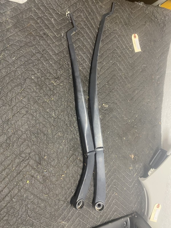2017 Kia Sorento LX Left And Right Wipers OEM