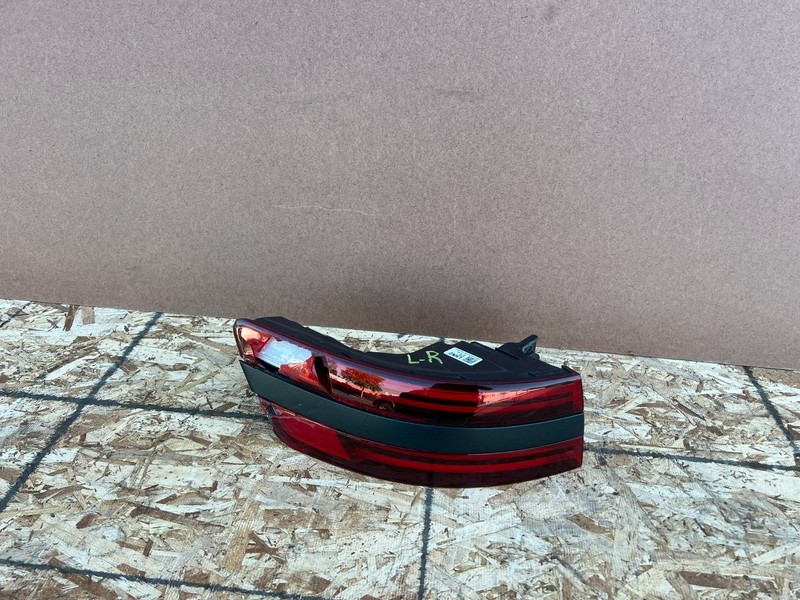 GENESIS GV70 2022-2026 OEM LEFT DRIVER QUARTER MOUNTED TAIL LIGHT ASSEMBLY