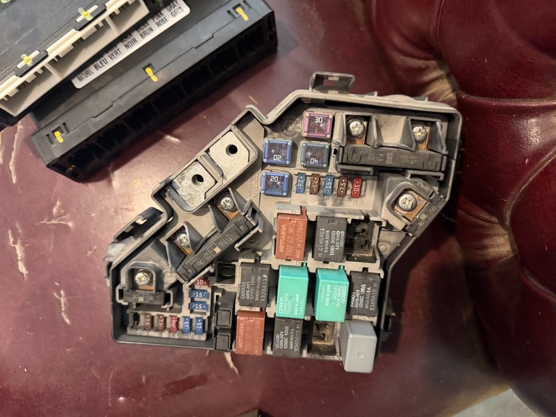 08-11 HONDA CIVIC 1.8 OEM ENGINE FUSEBOX RELAY JUNCTION BOX