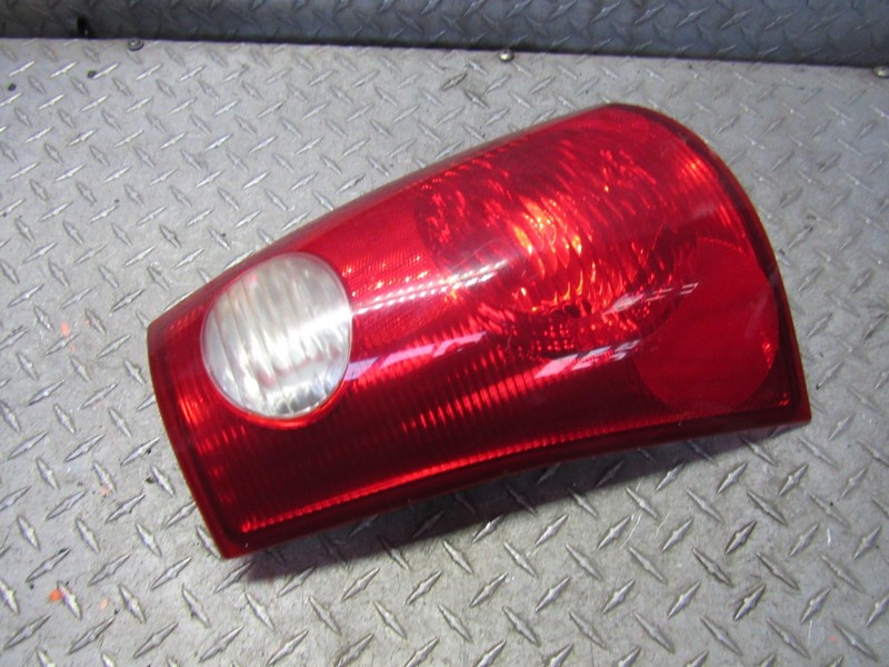 01 02 03 04 05 FORD EXPLORER RIGHT PASSENGER REAR TAIL LIGHT BRAKE LAMP