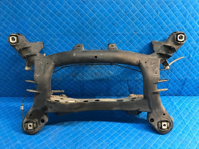 2007-2013 BMW E90 E92 E93 328i REAR SUBFRAME CROSSMEMBER OEM