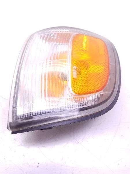 Driver Corner/Park Light Park Lamp-turn Signal Fits 96-98 4 RUNNER 81520-35120