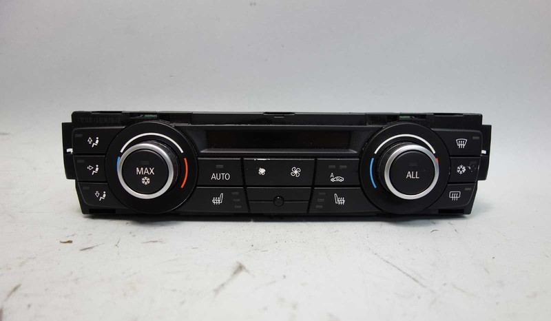 2010-2011 BMW E90 3-Series E82 Automatic Digital Climate Control w Scratches OEM