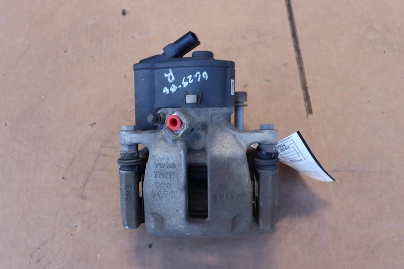 2009-2018 VOLKSWAGEN VW TIGUAN REAR RIGHT SIDE BRAKE CALIPER OEM