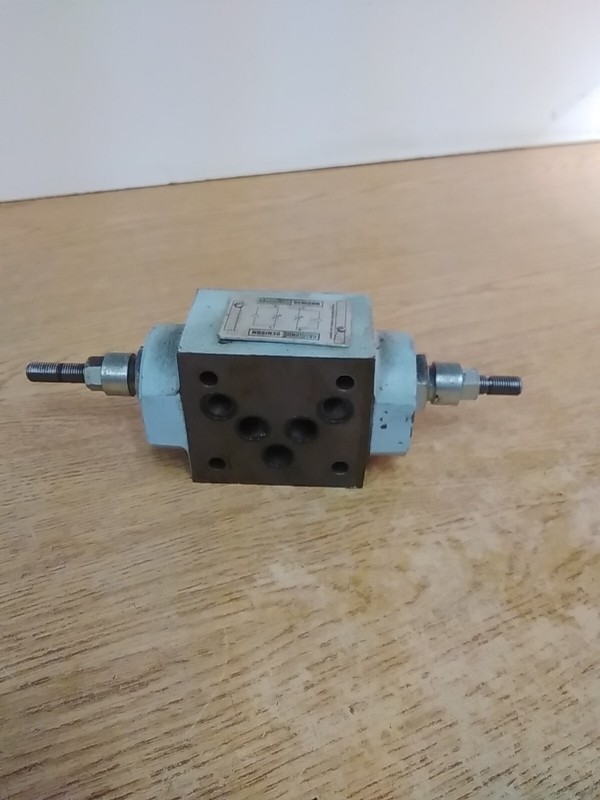 Magglunds Denison Hydraulic Valve 026-273965