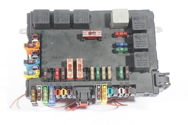 2007 - 2009 Mercedes Benz W221 S550 REAR TRUNK SAM FUSE BOX MODULE OEM