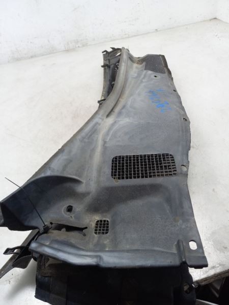 95 96 97 98 99 00 Lexus LS400 Cowl Vent Panel