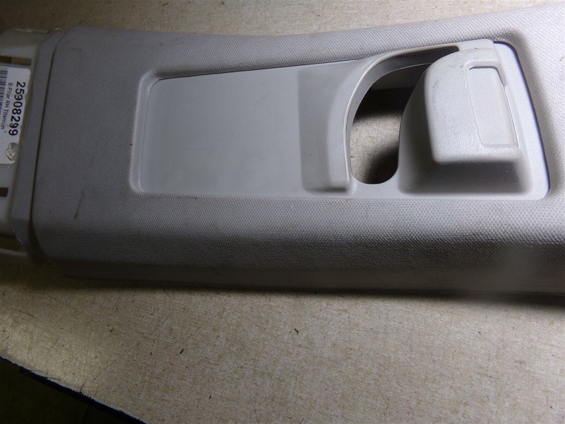 GM Cadillac B Pillar RH Titanium Trim Panel 25908299 *FREE SHIPPING*