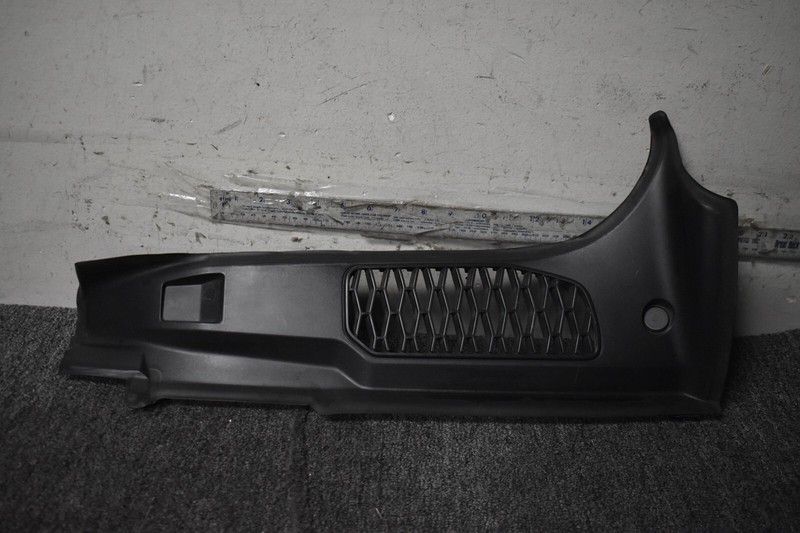 2017-2019 LAND ROVER DISCOVERY 5 L462 REAR LEFT SIDE QUARTER LID FACTORY OEM
