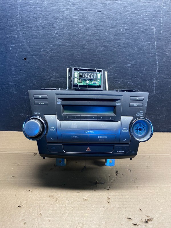 2008 to 2010 Toyota Highlander AM/FM Radio CD 6 DISC MP3 Player Stereo AD9544 DG