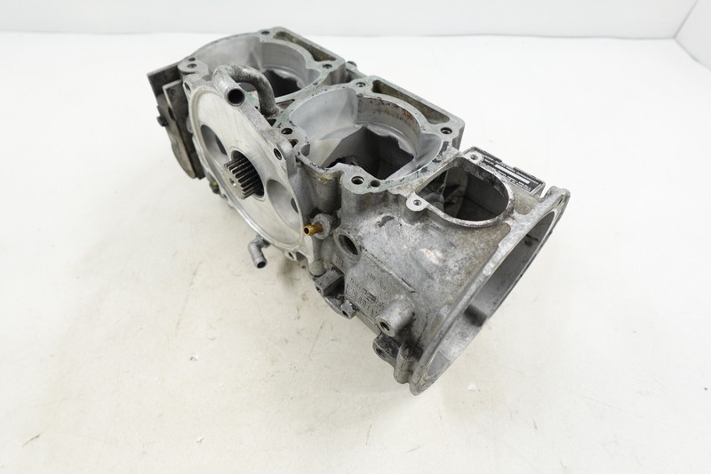 Ski-doo 670 Engine Motor Case Cases 420887516 MXZ Summit