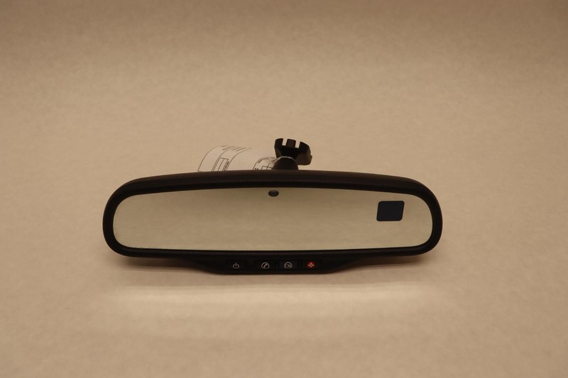 2007-2008 GMC YUKON REAR VEIW INTERIOR MIRROR W/ AUTO DIM & ONSTAR OEM