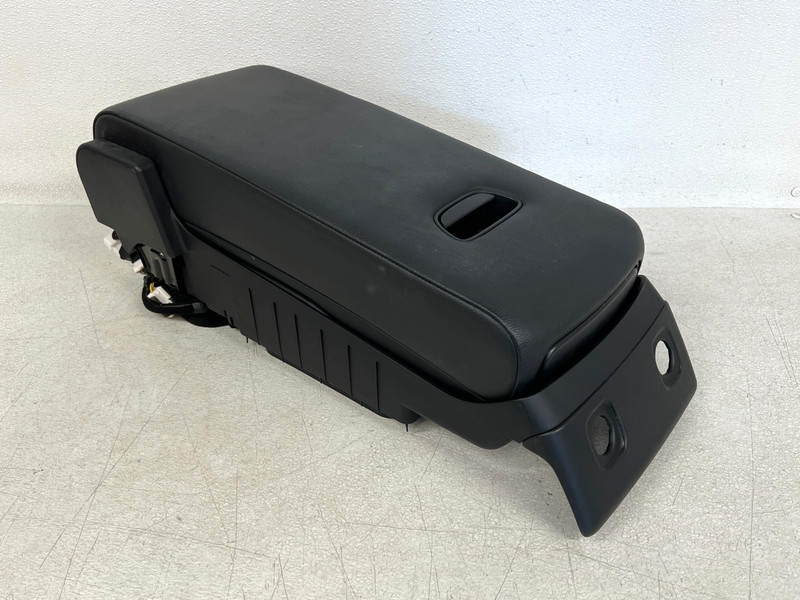 ⭐2015-2017 KIA K900 REAR SEAT CENTER CONSOLE ARMREST ARM REST LID OEM LOT2727