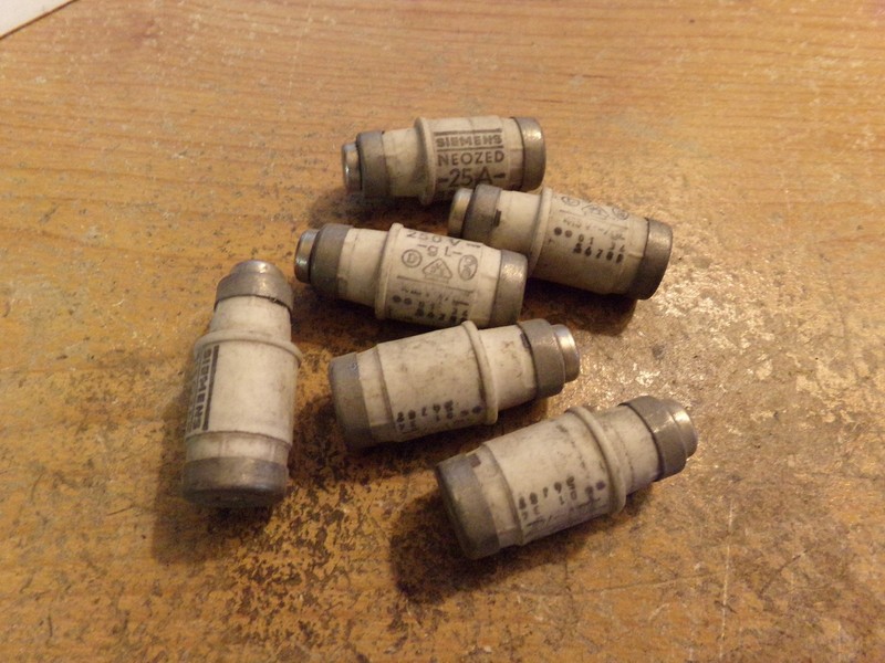 Siemens Noezed 25A Fuses, Lot of 6 *FREE SHIPPING*