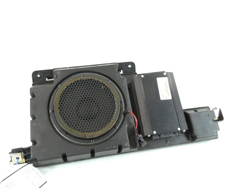 2006-2010 Hummer H3 Rear Sub Woof Speaker W/ Amplifier Amp OEM