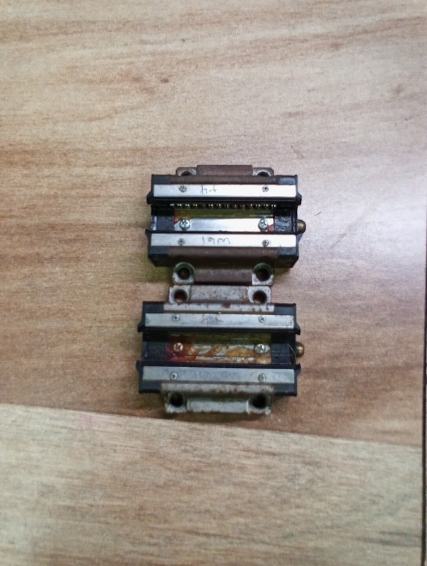 Lot Of 2 Linear Bearings GDC05504