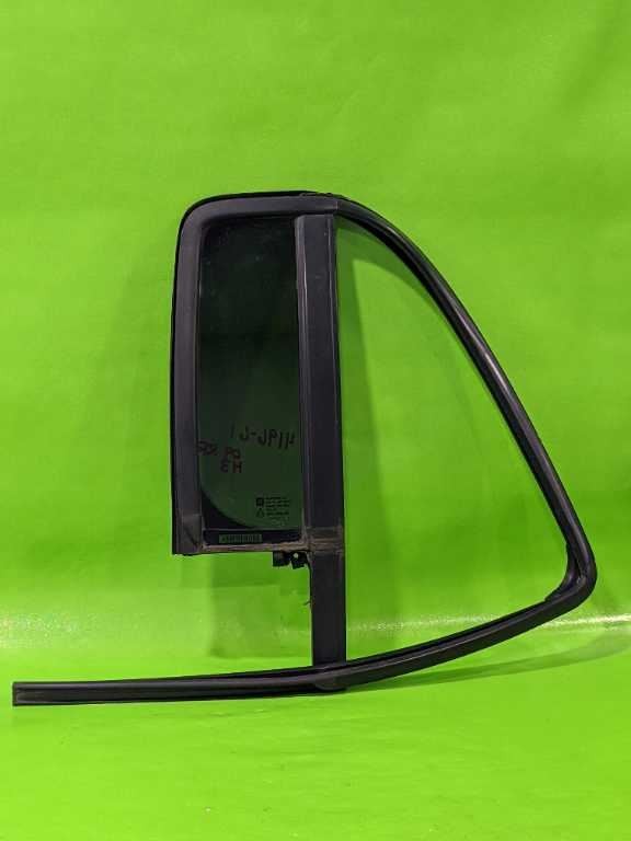 06-10 HUMMER H3 PASSENGER RIGHT REAR VENT GLASS OEM 4196-61