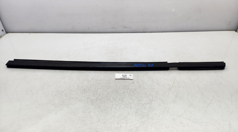 ✅ 04-09 OEM Jaguar XJ8 Rear Right Passenger Side Door Window Weather Seal