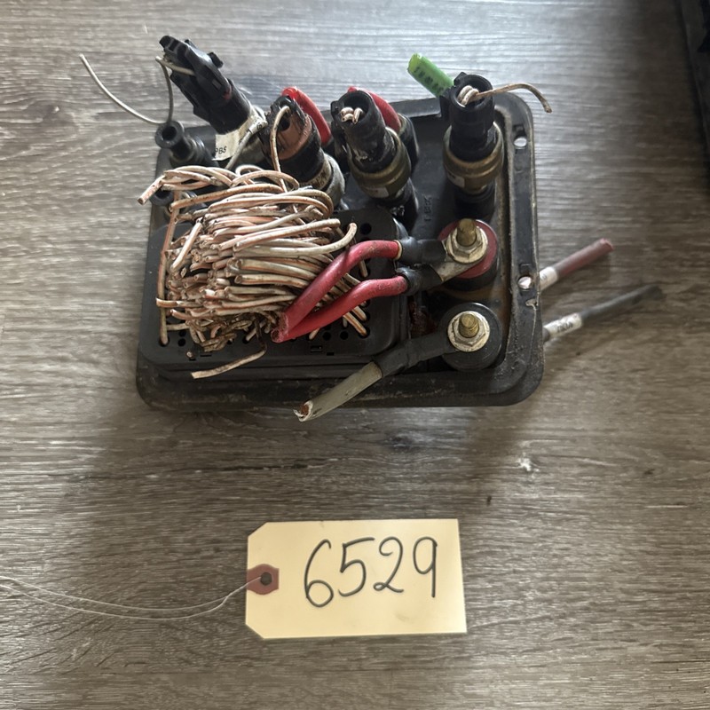 VOLVO VNL AIR MANIFOLD, CONTROL CENTE - P/N: 22646187