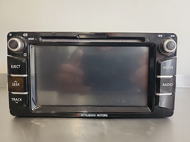 8750A659 17 - 20 Mitsubishi Bluetooth Touch Screen Radio Apps CarPlay Auto OEM