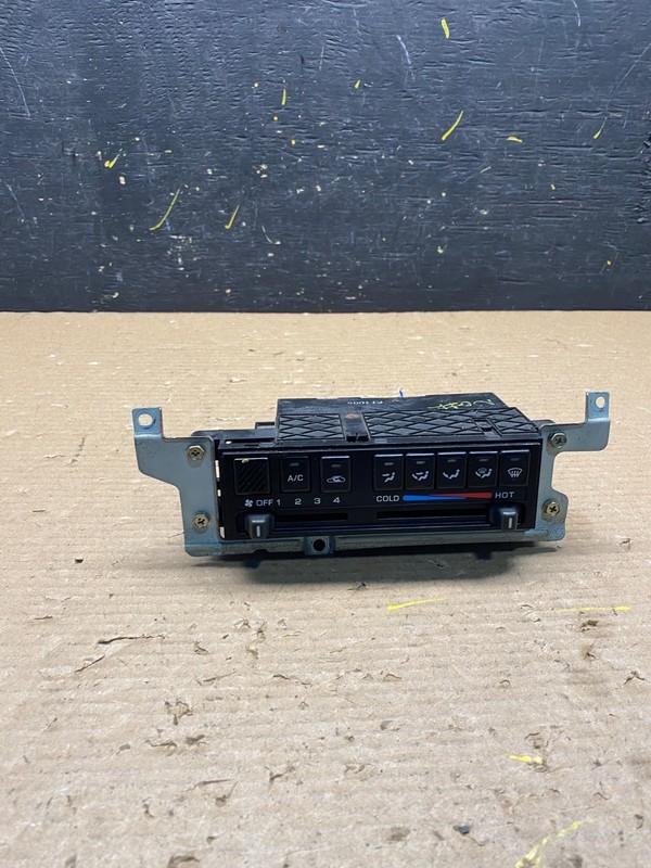 1990-92 Infiniti M30 Temperature A/C Air Conditioning Heater Control S6714 PS