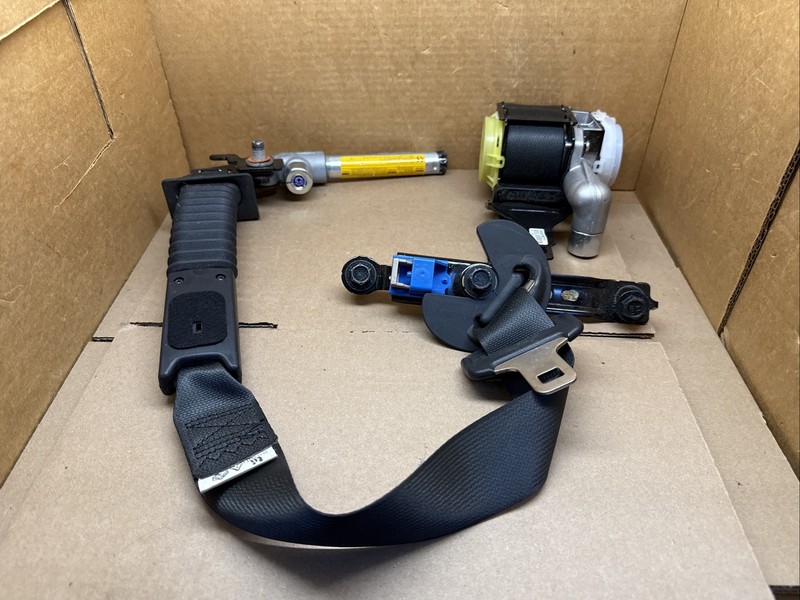 2017-2020 Elantra Sedan Front Right Passenger Side Seat Belt Seatbelt Retractor
