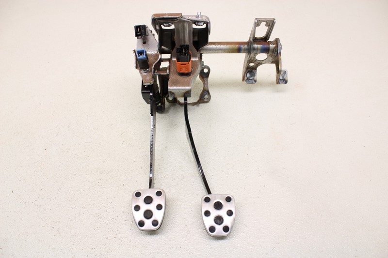 Subaru WRX STI Clutch Brake Pedal Pedals Assembly Genuine Oem 2015-2017