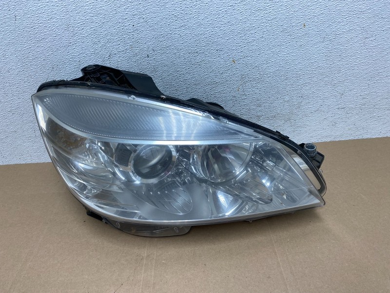 2008 to 2011 Mercedes Benz C-CLASS Right Passenger Side Headlight AE4845 DW
