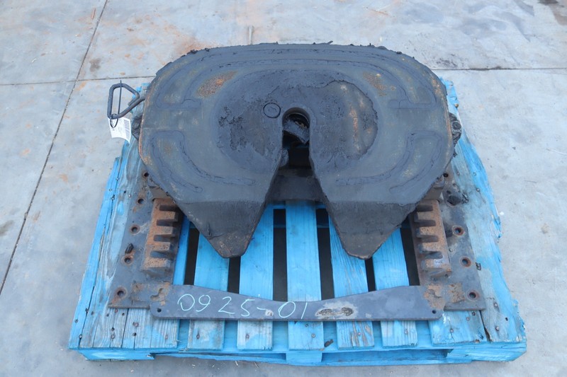2013-2017 PETERBILT 579 HOLLAND 5TH FIFTH WHEEL HITCH PLATE OEM