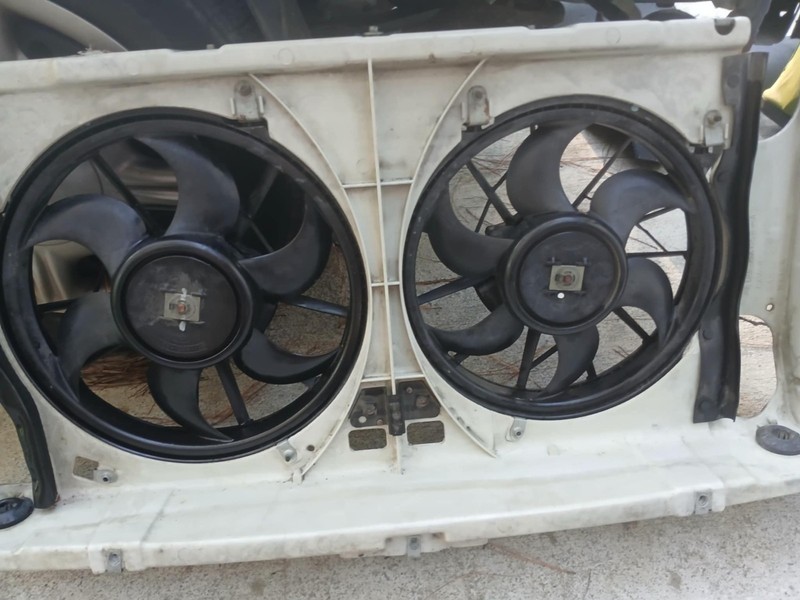 1998Taurus Radiator Fan Front