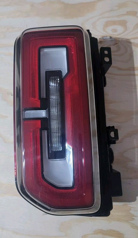 2021 2022 2023 FORD BRONCO REAR LEFT DRIVER SIDE OUTER TAILLIGHT LIGHT LAMP OEM