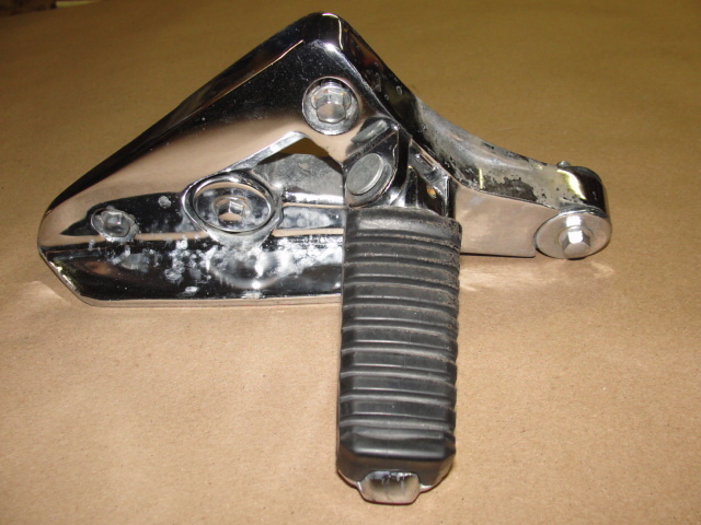 87 KAWASAKI VN 750 VULCAN REAR LEFT PASSENGER FOOT PEG WITH MOUNT BRACKET VN750